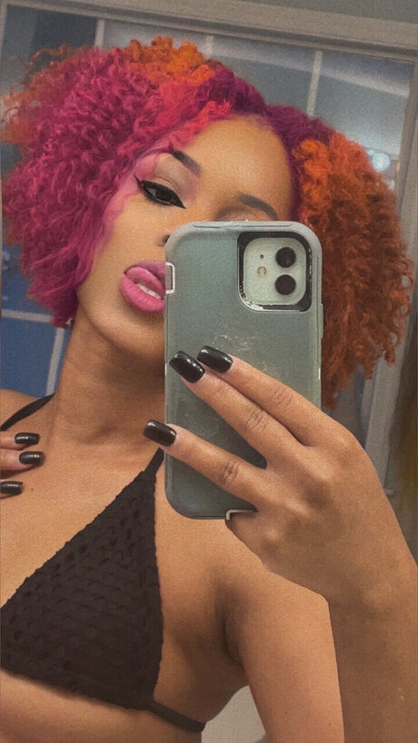 _Majesty Conquers_ art star photo