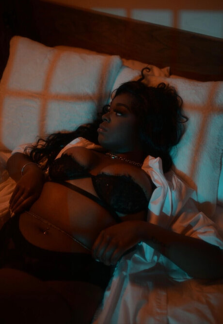 Karma FREE_ porn model picture