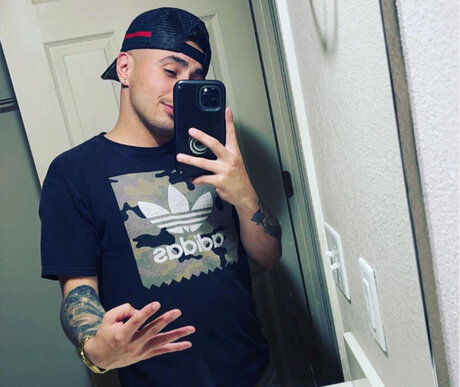 Kvng nude model photos