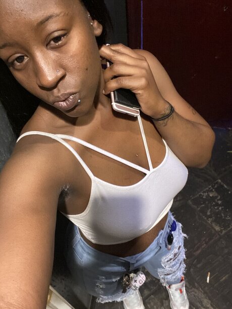 Black Beauty top actress pictures