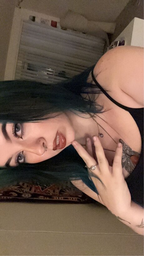 avery model hot pics