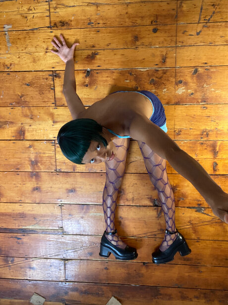 summy sum nude model photo