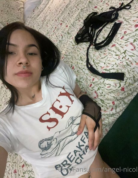 angel nicol model pornographic photos