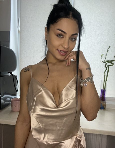 crewkaarina star sex photo