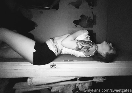 sweetgatea model nice pic