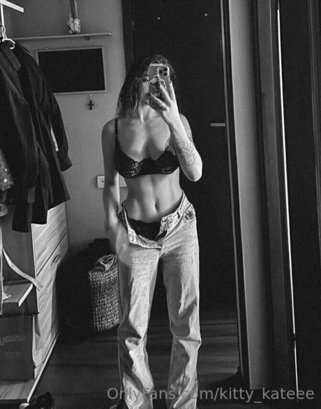 kitty kateee erotic model photo