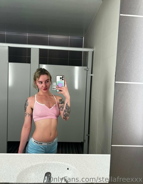 stellafreexxx pretty model photo