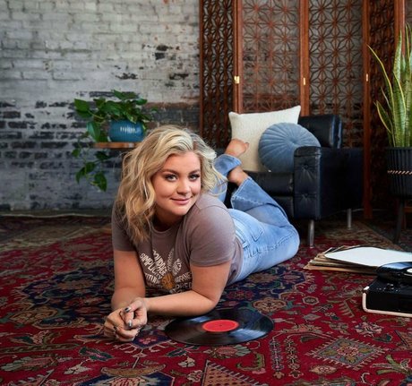 Lauren Alaina star art gallery