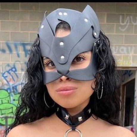 Xochavella star photo