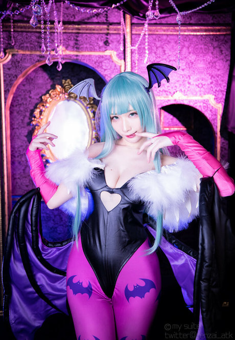 Atsuki hot actress pic