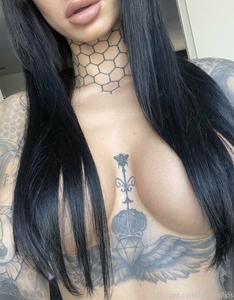 Bee Phillips pretty model image