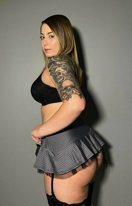 brizzybrawls nude pornstar photo