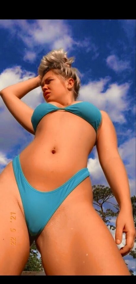 thaslinkytwinkyshow pornstar naked photos