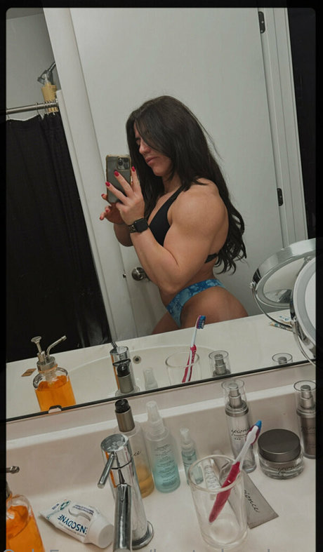 hunterhenderson nudes model pic