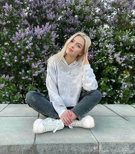 evans feet art actress galleries