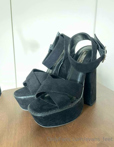 evans feet xxx actress gallery