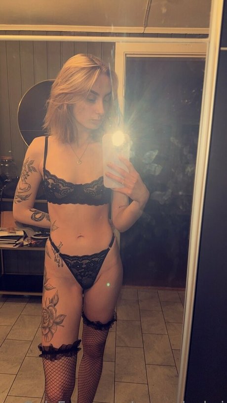 sweetvipgirl nudes model picture