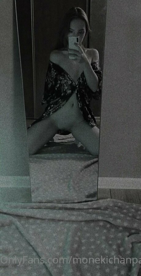 moneki star erotic images