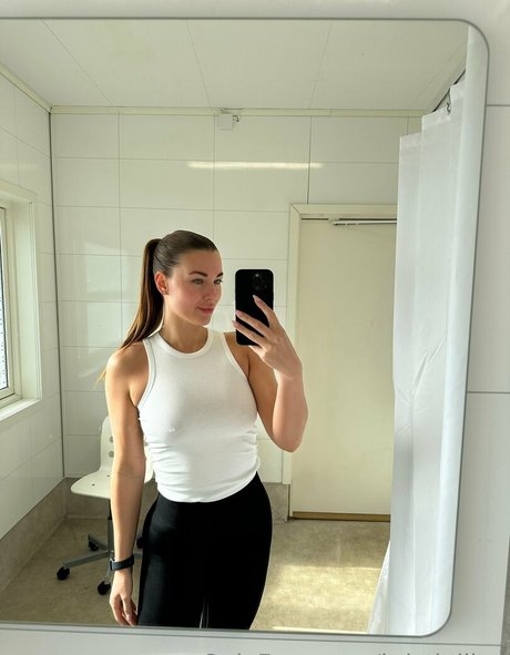 kristinllind naked pornstar pic