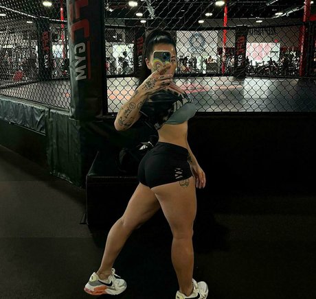 lilkymchiii adult model gallery