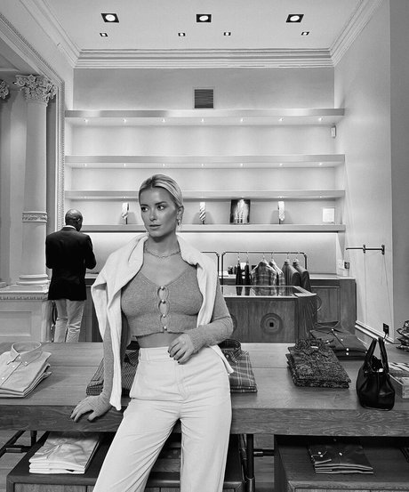 Olivia Bentley sex pornstar photos