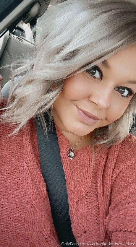 xxxhookedonbrookefree nude star pictures