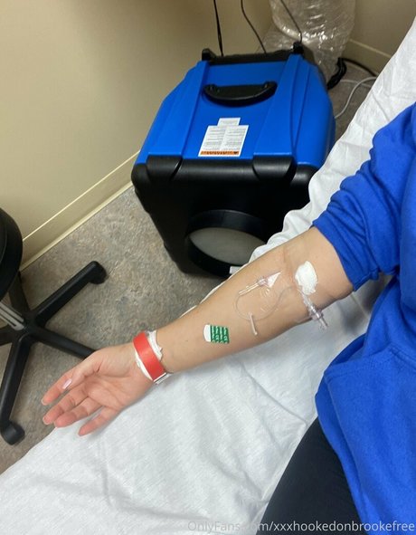 xxxhookedonbrookefree model pornographic pic