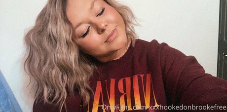 xxxhookedonbrookefree erotic pornstar pictures