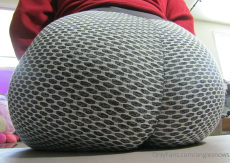 angiesnows pornstar pics