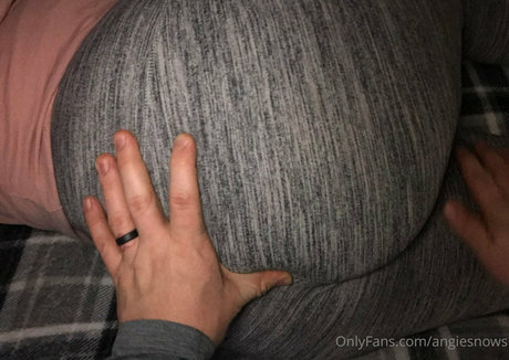 angiesnows exclusive pornstar galleries