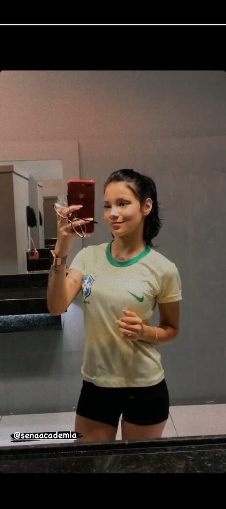 sweetsu pornographic star photo