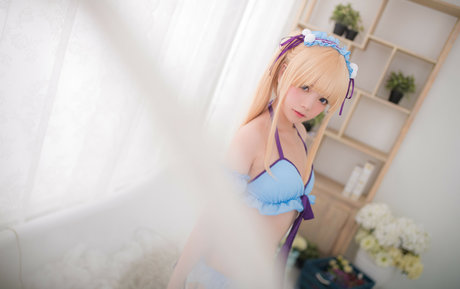 miu cosplayer model pic