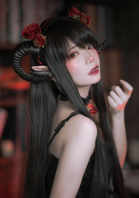 miu cosplayer pretty actress photo