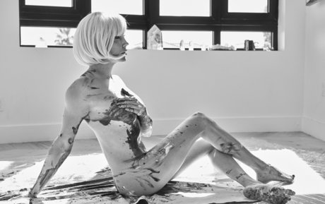 Katie Cassidy art star photo