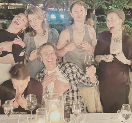 Katie Cassidy star exclusive images