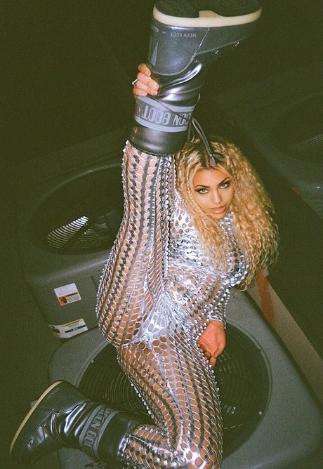 Rioadrianna model high quality image