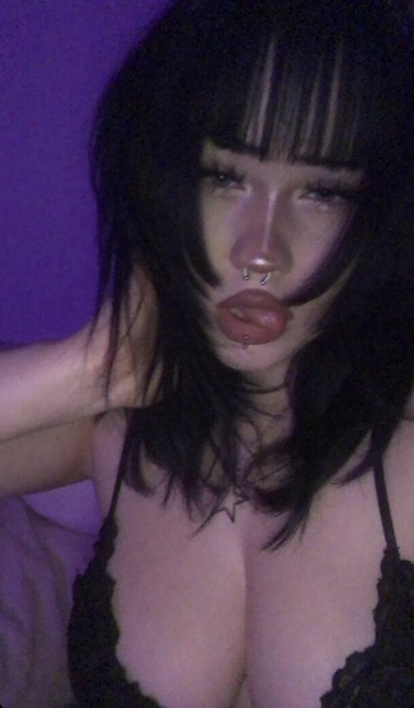 Hellok1ttyslvt star pics