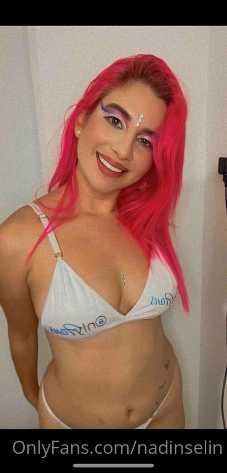 nadinselin erotic model img