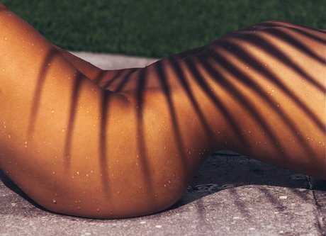 Alyssa Arce pretty model pic