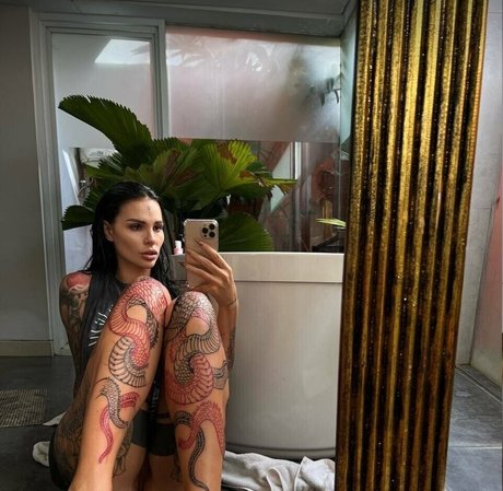 Crazycouple model erotic image