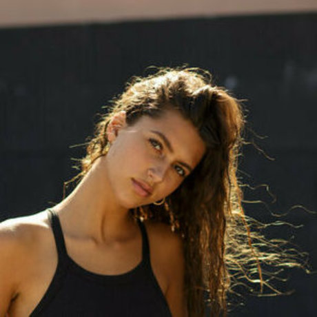 Renee Maudlena Noe model nudes picture