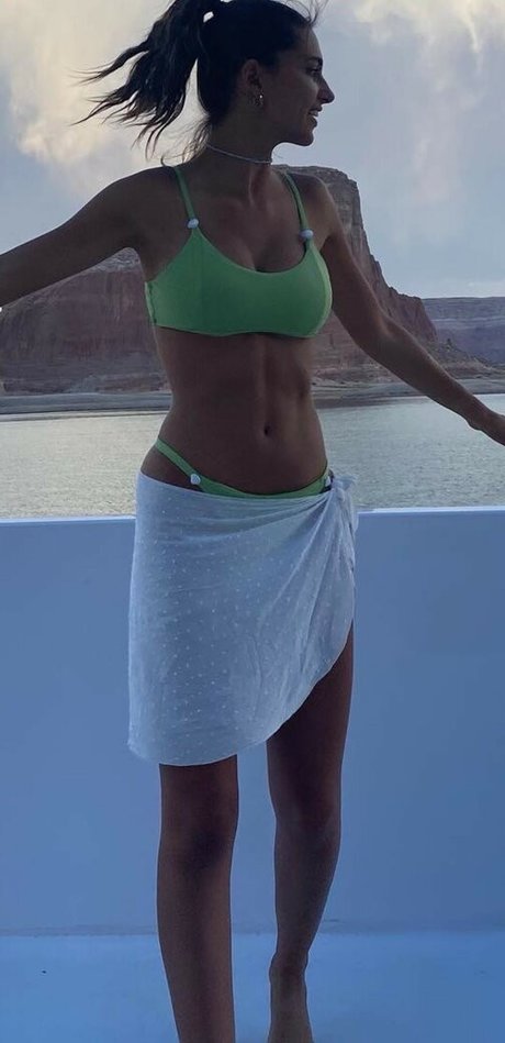 Renee Maudlena Noe erotic pornstar gallery