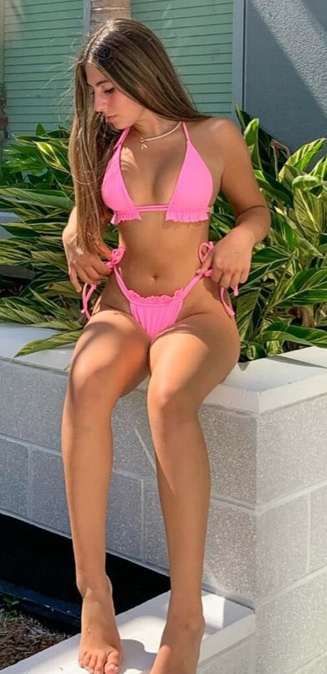 Allison Rossillo Vallerand erotic model pic