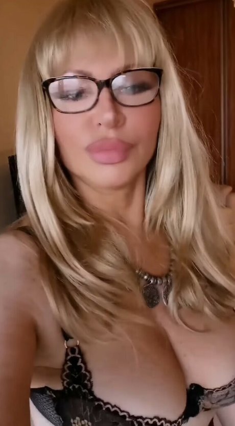 Cheri Lady model nice img