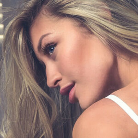 Raygan Marie star top gallery