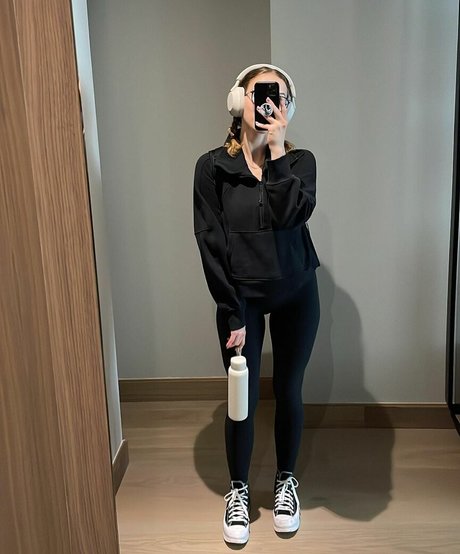 Eralia pornographic actress img