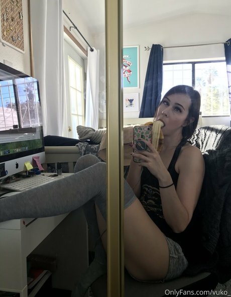 vuko_ model top pics