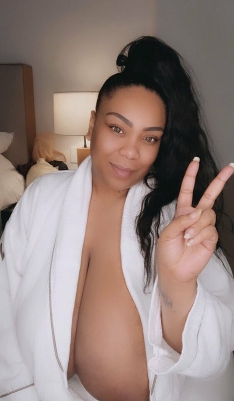 Bustydejavu star sex photos