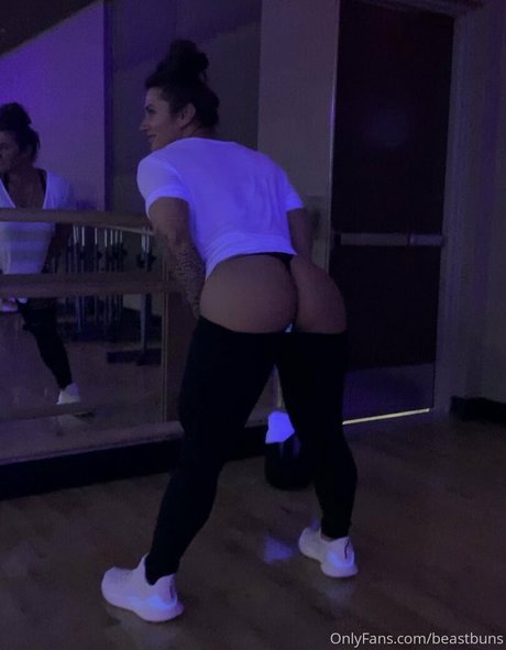 Beastbuns pornographic model archive