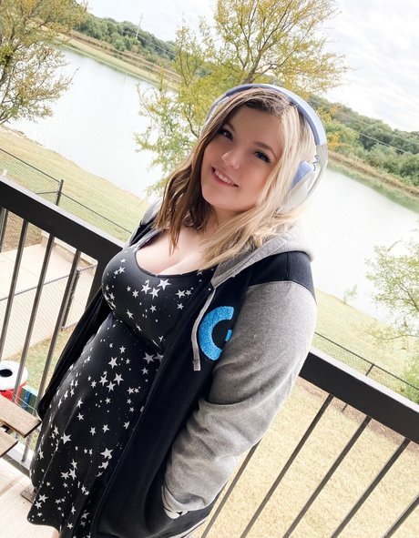 Meg Kaylee nude model image